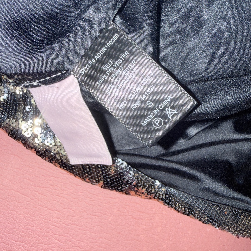 ASTR the label Selene size small leopard sequin mini wrap dress gold with sleeve - Picture 11 of 15
